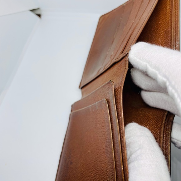 Louis Vuitton Bi fold wallet - Picture 8 of 8